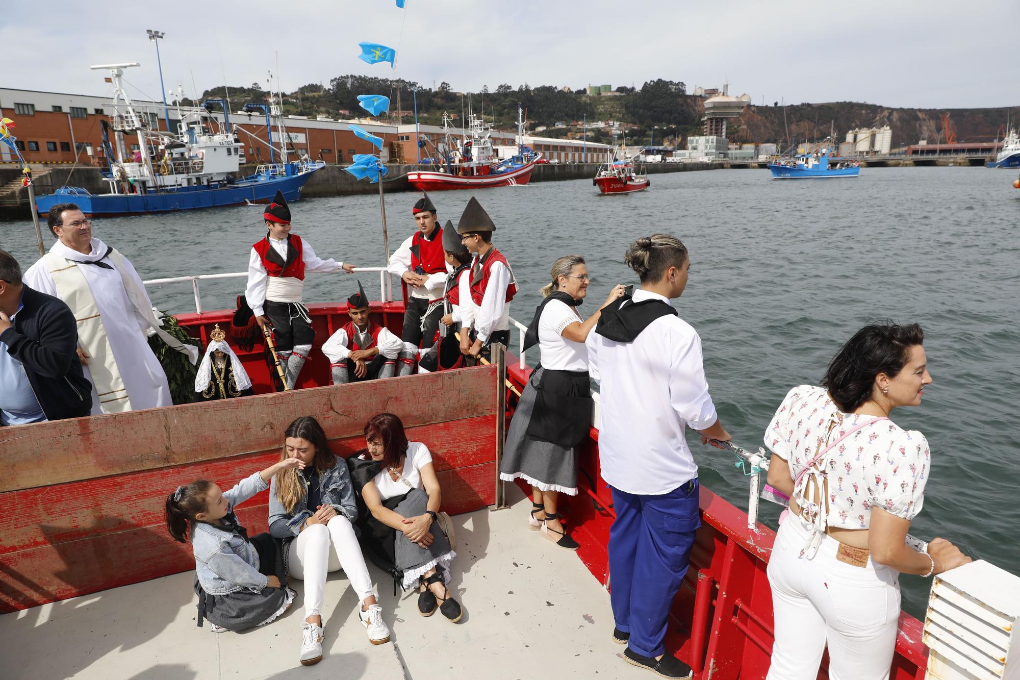 En imágenes: La procesión de la virgen de la Soledad en el barrio de Pescadores