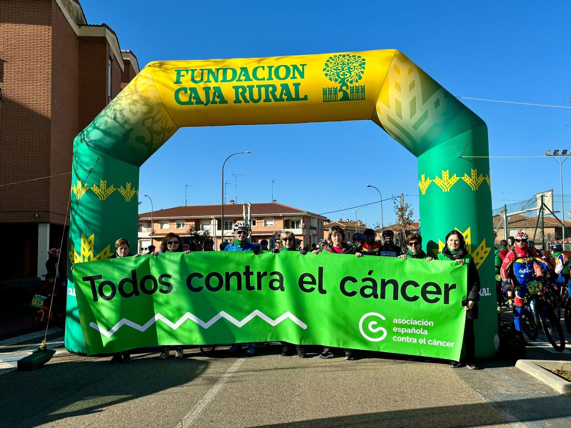 GALERÍA | Benavente se vuelca con el deporte contra el cáncer