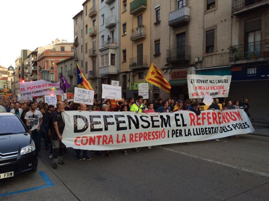 Concentració a Manresa contra els atacs a les institucions catalanes.