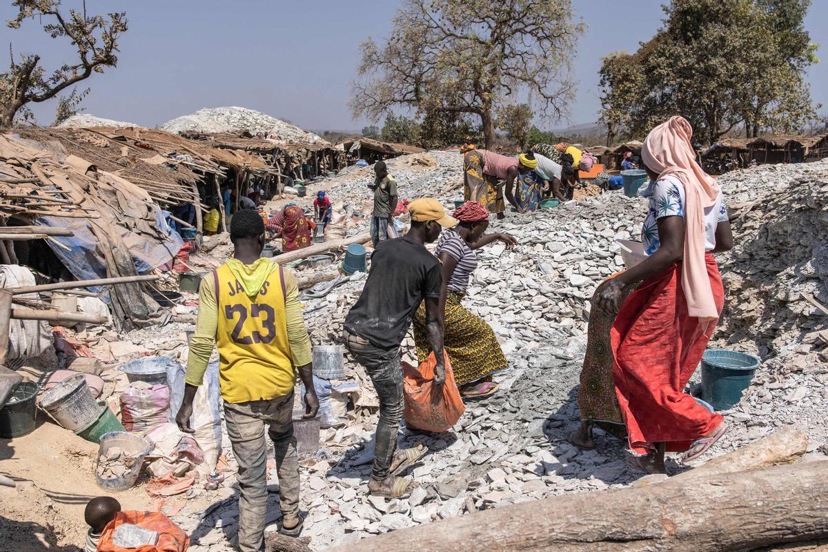 La minería artesanal de oro en Senegal. Karakaene y Bantakokouta son sitios de extracción de oro en el sureste de Senegal