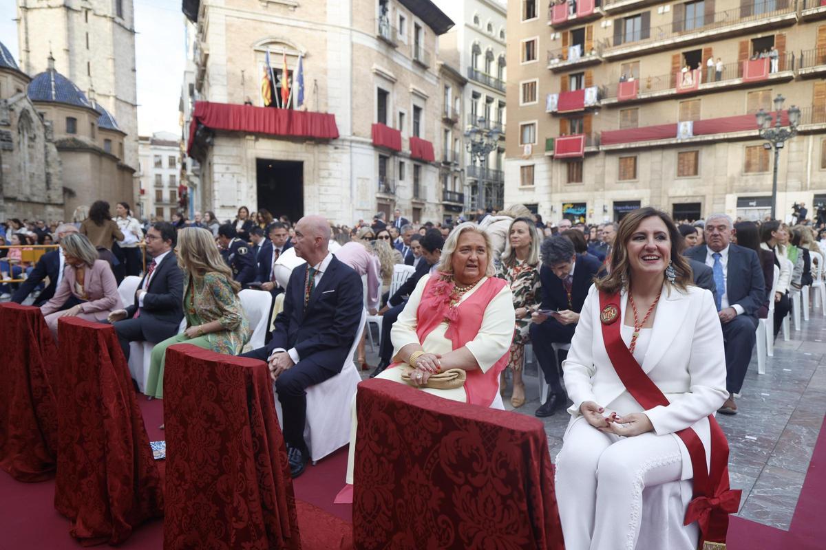 Todas las fotos de la La Missa d'Infants en la plaza de la Virgen Todas las fotos de la La Missa d'Infants en la plaza de la Virgen