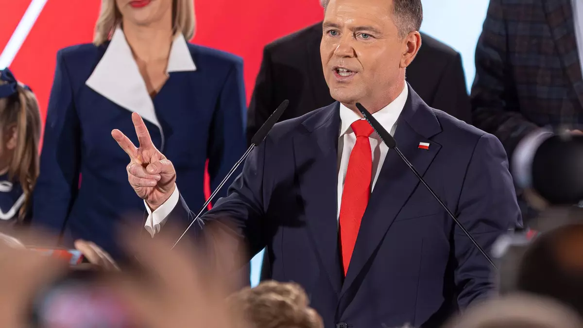 La presidencia de Polonia cae en manos de Karol Nawrocki, un halcón ultra dispuesto a liquidar el europeísmo de Tusk