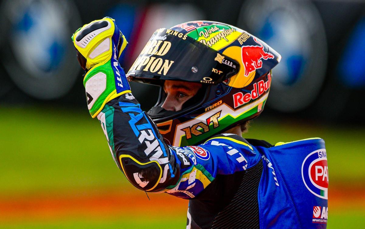Diogo Moreira, de 21 años, el primer brasileño que gana un Mundial de motociclismo.