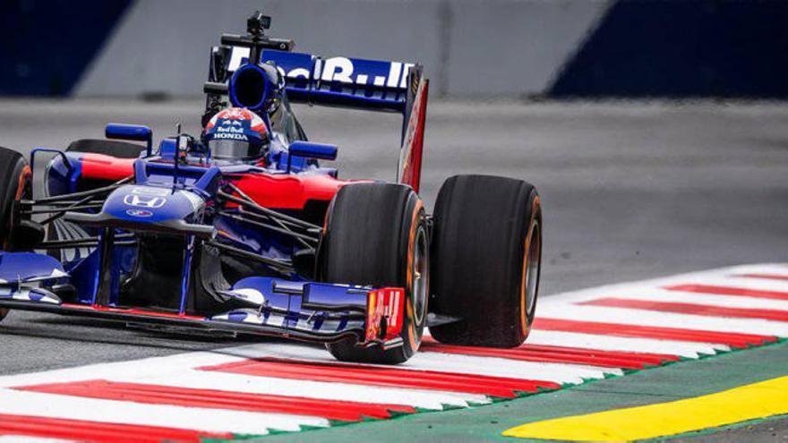 Marc Márquez rueda con el Toro Rosso en el circuito austriaco de Spielberg