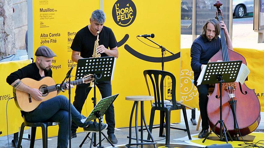 Música al carrer dins el projecte «Hora feliç»