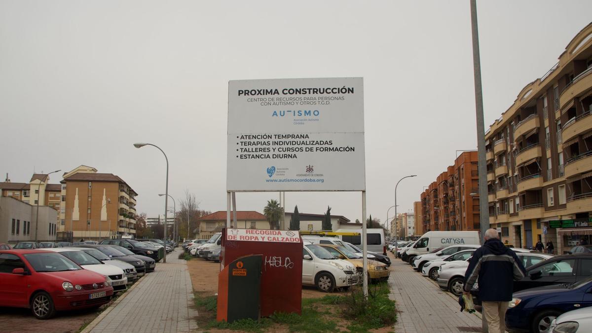 Parcela municipal cedida a Autismo Córdoba para la construcción de su centro de día.