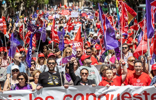 Más de un millar de personas se manifiestan en Alicante en la celebración del Día del Trabajador