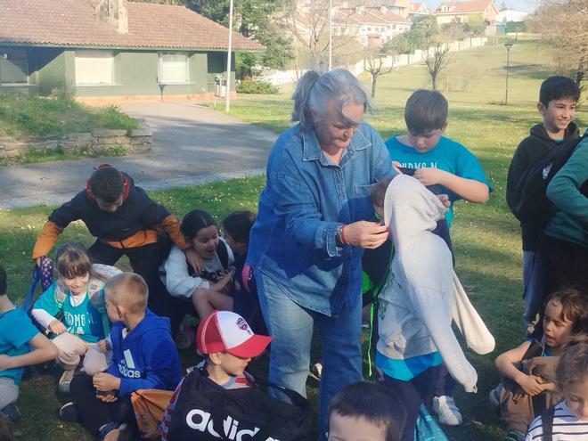 Así fue el taller de superviviencia del programa de ocio infantil de Llanera