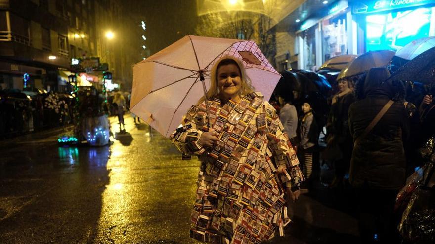 Antroxu bajo la lluvia en Mieres