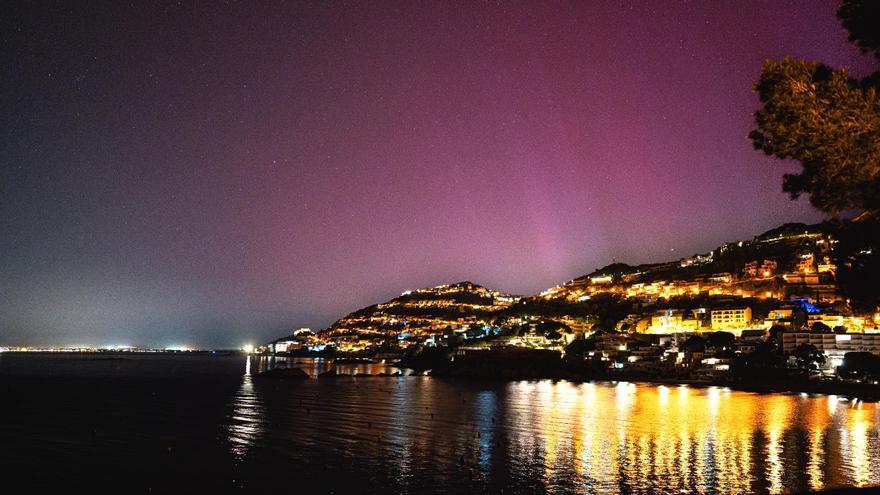 Espectacular i excepcional nit d&#039;aurora boreal en el cel de l&#039;Empordà