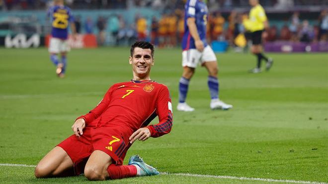 Explota la mejor de sus rachas en un torneo con la selección española. Tres partidos marcando en su primer Mundial, que además comenzó en el banquillo por estar recién recuperado de una microrrotura muscular. Tras igualar un registro que solo Zarra había sido capaz, firmar tantos en sus primeros encuentros en una Copa del Mundo, se lanza ahora a por otro récord, de David Villa, el único jugador de la historia de España que marcó en cuatro partidos de un Mundial.  Sus tres goles le hacen ganarse plaza segura en el ataque y provocan que Luis Enrique juegue con un 9 puro que pedirá balones para rematar.