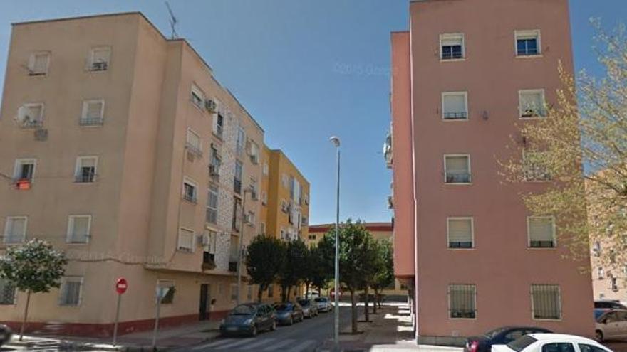 En estado crítico un bebé tras precipitarse desde una ventana cuando su padre dormía en Badajoz
