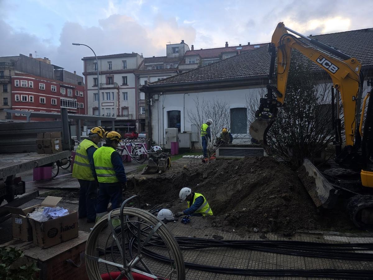El incendio se produjo delante de Comisaría.