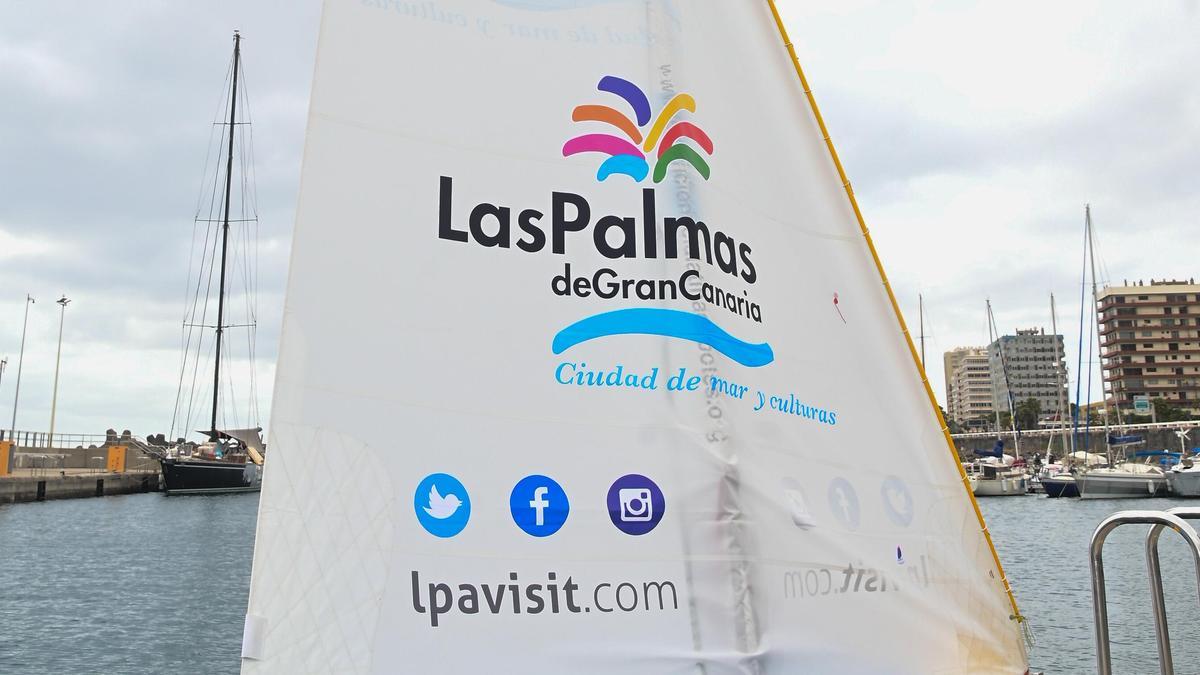 La Vela Latina navega por las Rías Baixas gallegas