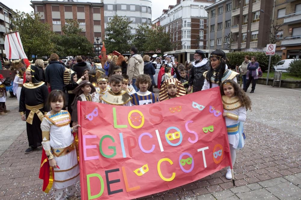 Desfile de Carnaval del colegio El Coto de El Entrego.