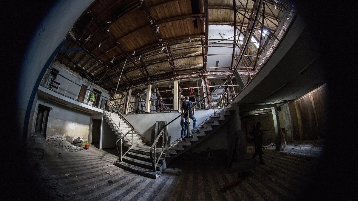 Imagen interior del antiguo cine Ideal, que adquirió recientemente Baraka con el objetivo inicial de construir un hotel.