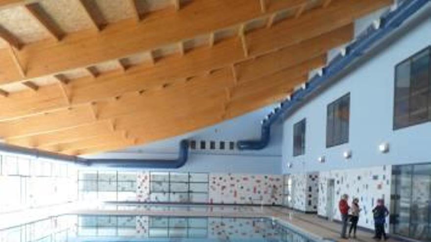Cuatro empresas optan a gestionar la piscina cubierta de El Campello