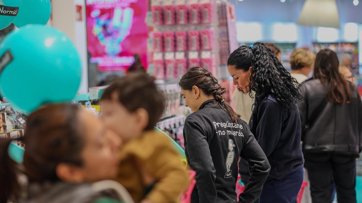 Interior de una tienda Normal.