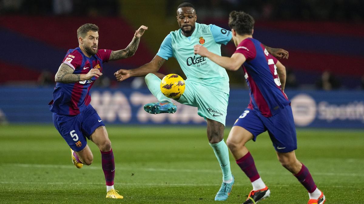 Iñigo Martínez y Cubarsí han liderado la defensa del FC Barcelona