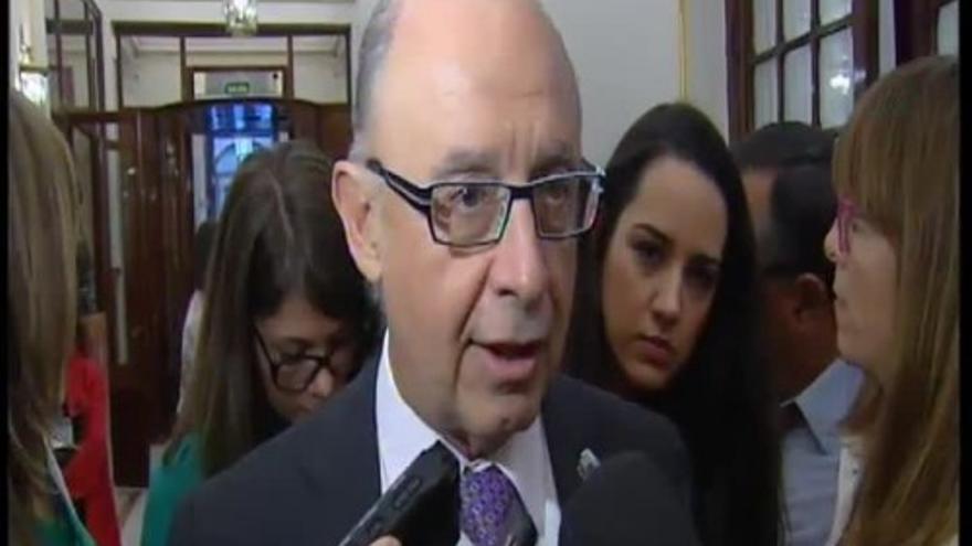 Montoro afirma que no ha hablado con Rato de las tarjetas opacas