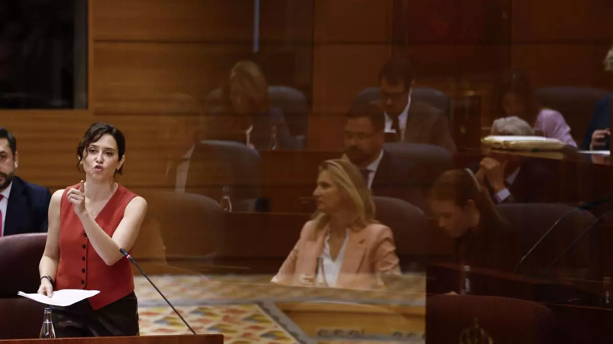 Ayuso acusa a Vox de comportarse como "socialistas de derechas"