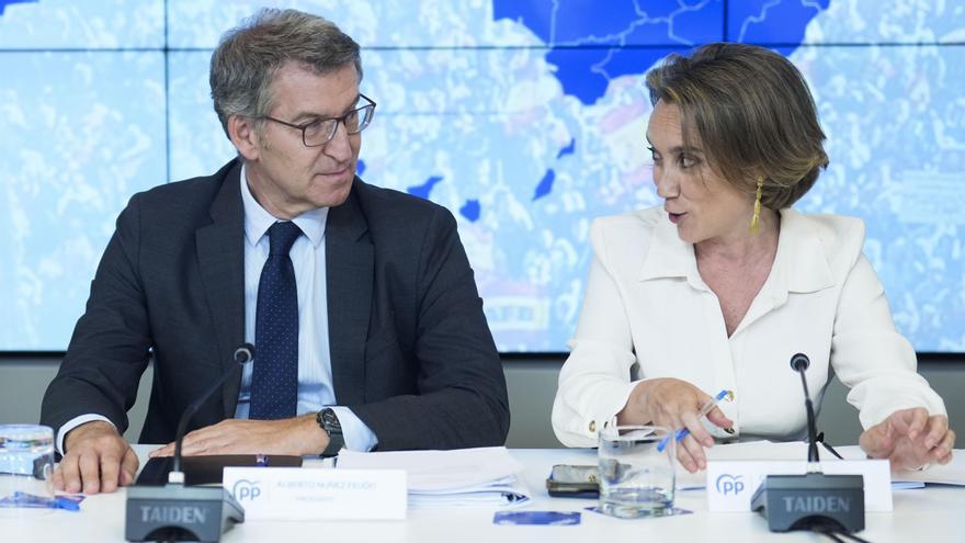 Alberto Núñez Feijóo y Cuca Gamarra durante el comité ejecutivo nacional del PP.