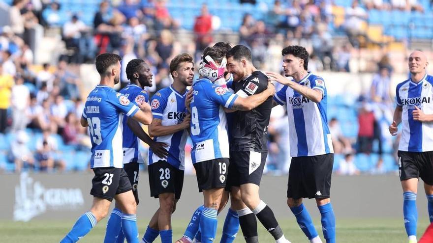 Victoria sólida del Hércules en casa