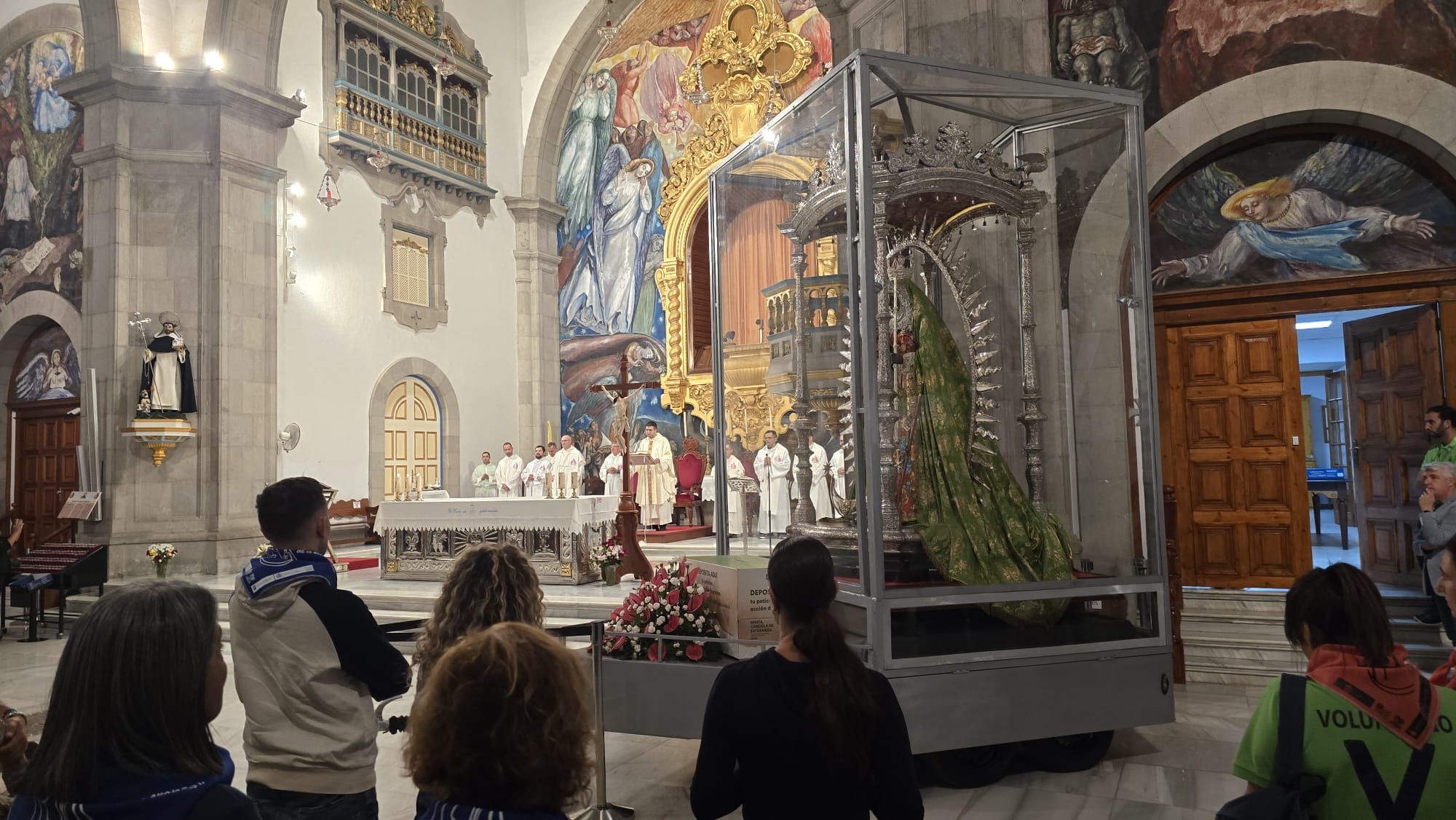 La Virgen de Candelaria comienza la peregrinación a Santa Cruz de Tenerife