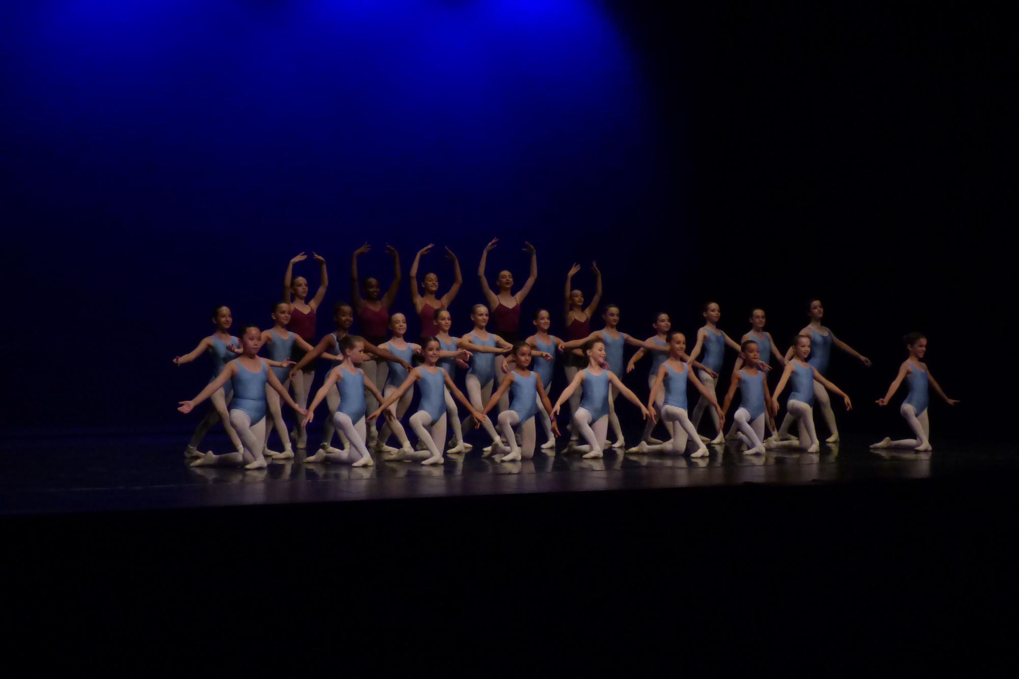 Les alumnes de l'Stage Intensiu de l'Escola de Dansa Marta Coll