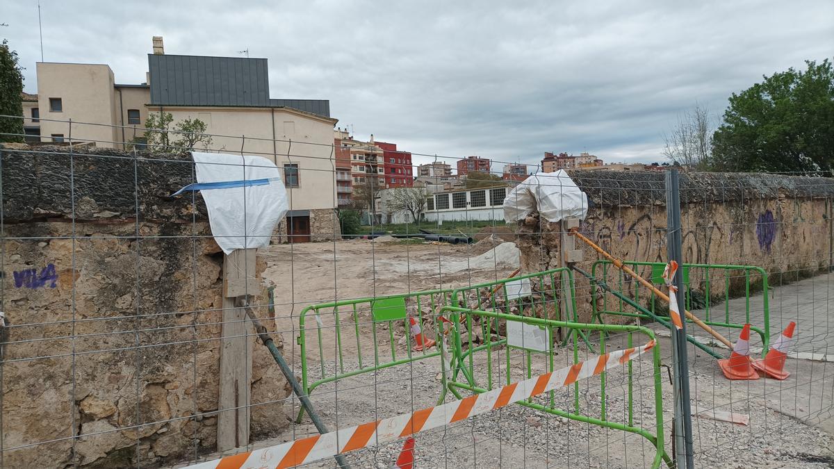 El tram de muralla carlina enderrocat a Figueres