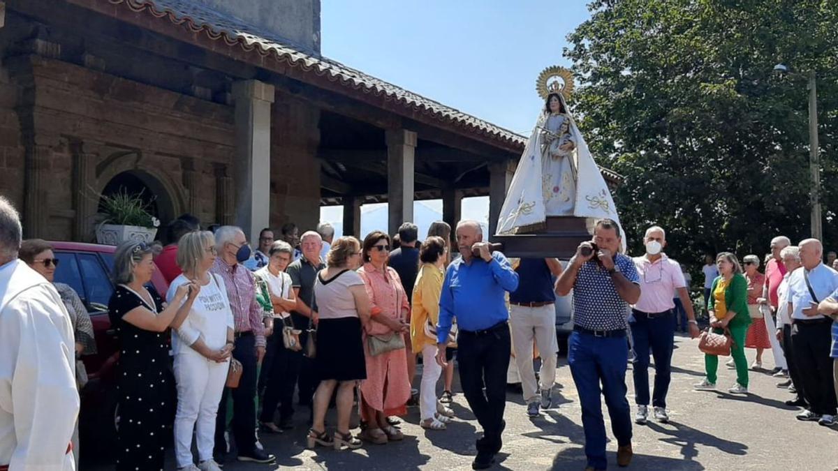 Nava rinde honores a Nuestra Señora de El Remediu | L. P.