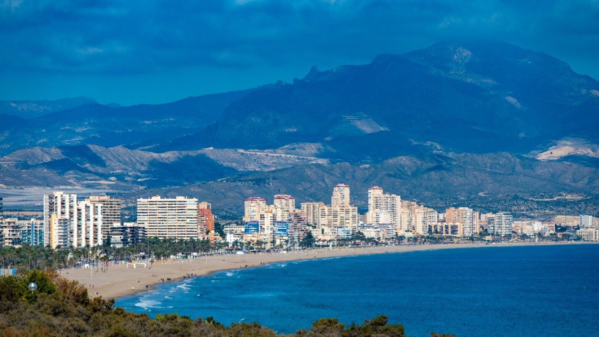 Alicante, la provincia con más banderas azules de toda España