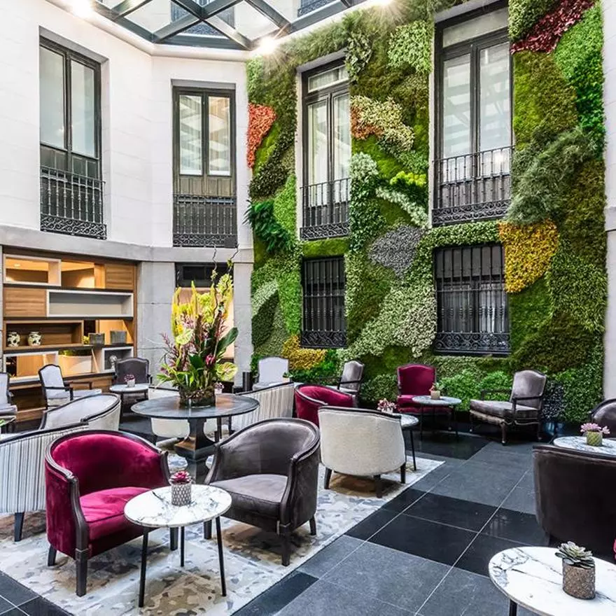 Un palacio del siglo XIX en pleno centro de Madrid recupera el cocido en tres vuelcos: el restaurante de hotel al que también van los madrileños