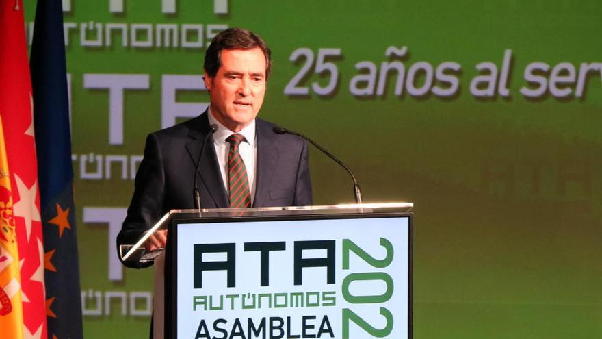 El president del CEOE, Antonio Garamendi, durant la seva intervenció a la clausura del congrés de l&#039;ATA.