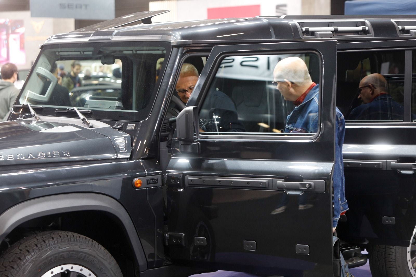 Llenazo en el primer fin de semana de la Feria del Automóvil en València