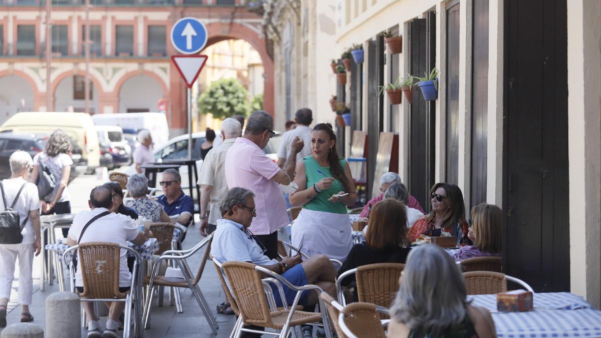 Terraza de un restaurante en la Plaza de la Corredera.