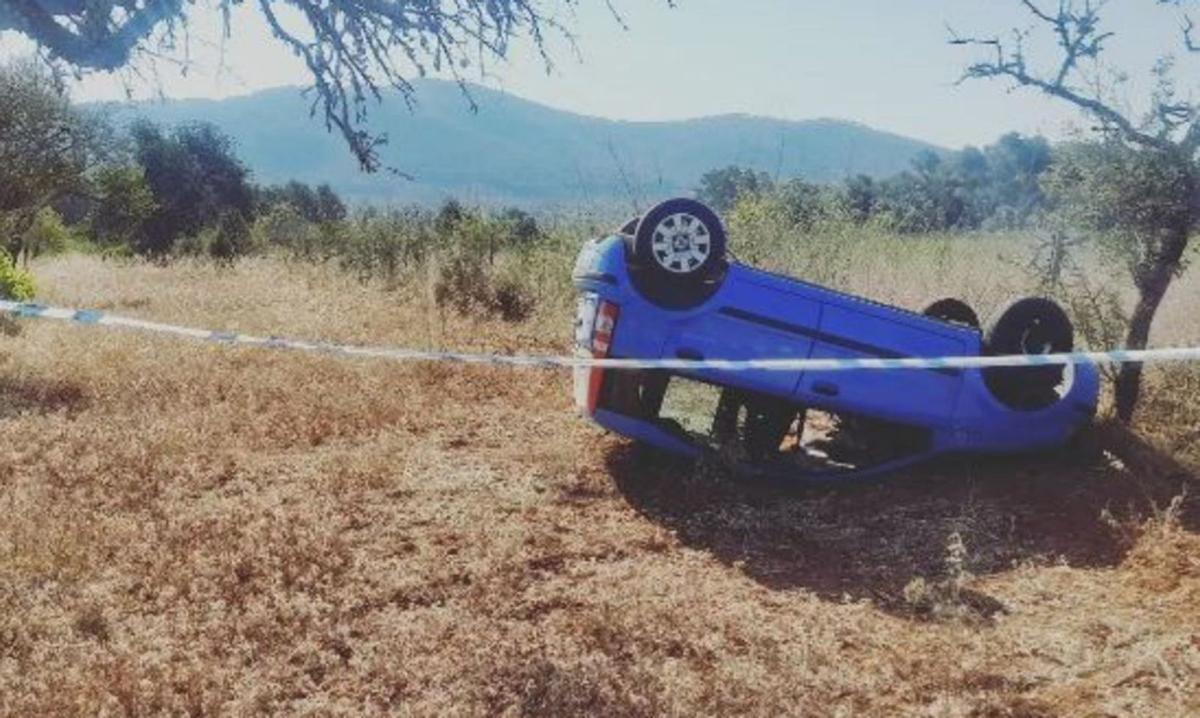 Se deja las llaves puestas en su coche y aparece así |  POLICÍA LOCAL SANT JOAN