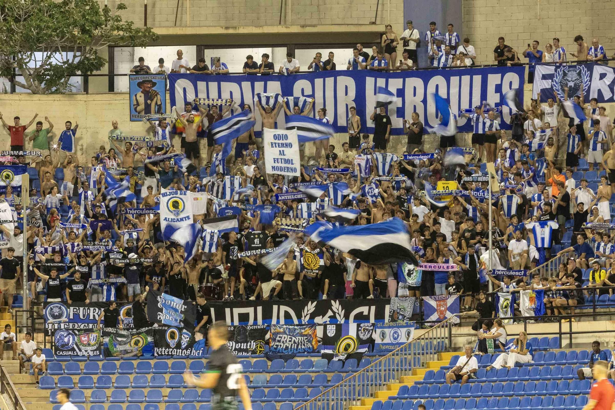 El Hércules se impone 2-0 al Elche en un derbi de nivel en el Rico Pérez