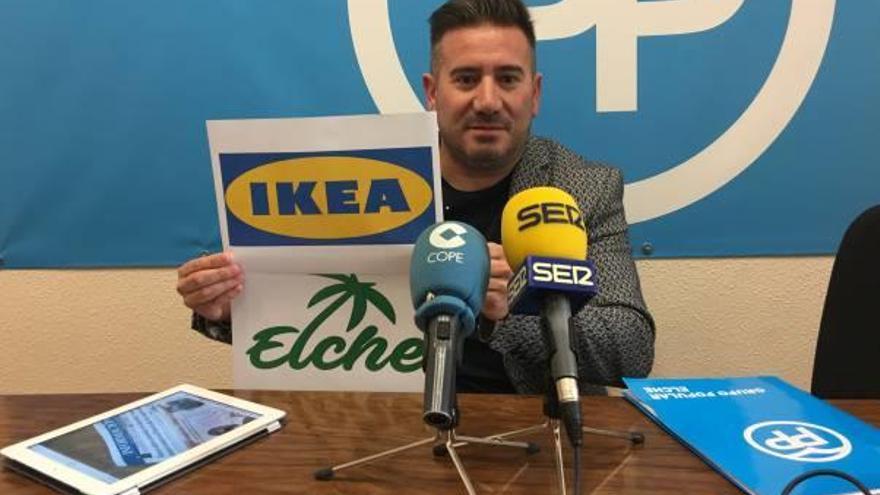 El concejal Luis Ángel Mateo, reivindicando Ikea para Elche.