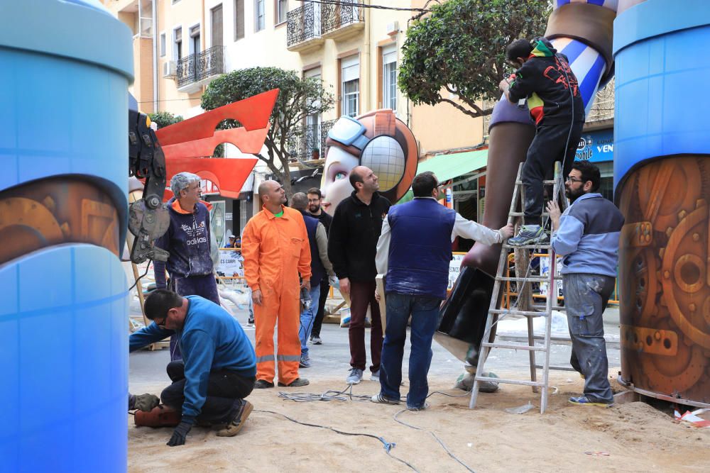 "Plantà" de las fallas de Gandia