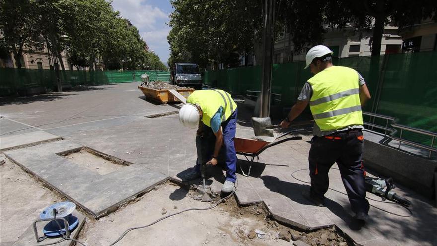 Comienzan las obras de mejora de la solería en el bulevar del Gran Capitán