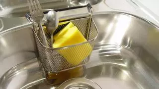 El estropajo de cocina no debe cambiarse ni cada semana ni cada mes: Boticaria García revela el momento exacto