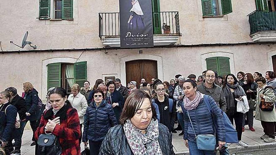 La exposición &#039;Avior, el nostre patrimoni tèxtil&#039; se inauguró ayer por la tarde en Andratx.