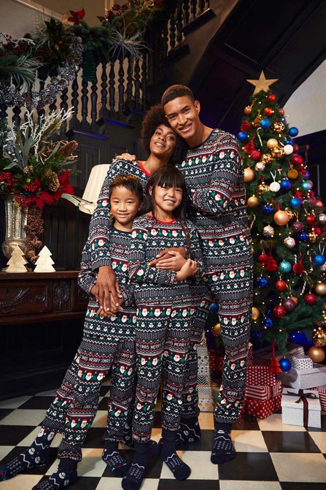 Tendencia de esta Navidad: vestir todos los de la familia igual