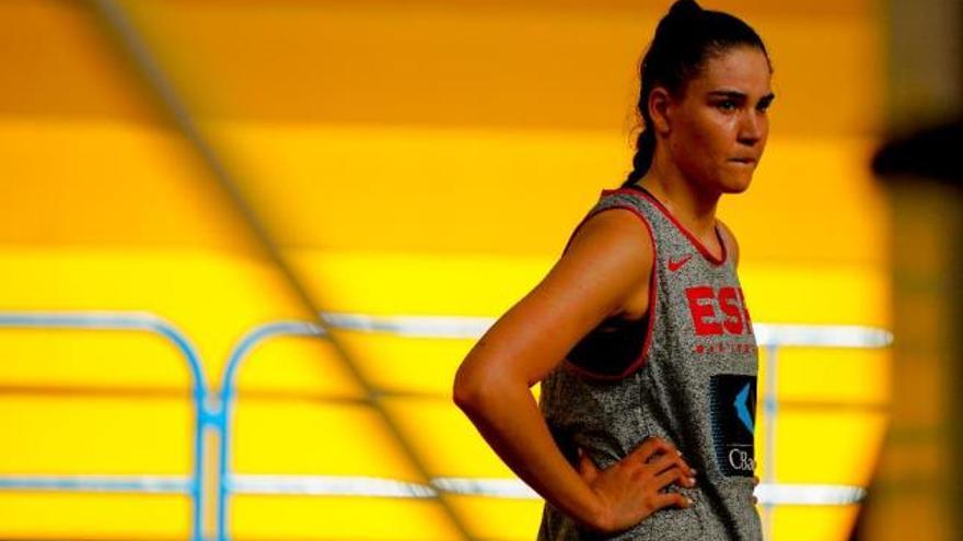 Nerea Hermosa, en un entrenamiento con la selección española de baloncesto.