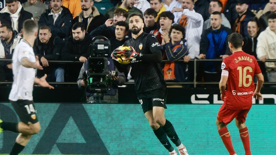 Mamardashvili, otro récord en Mestalla