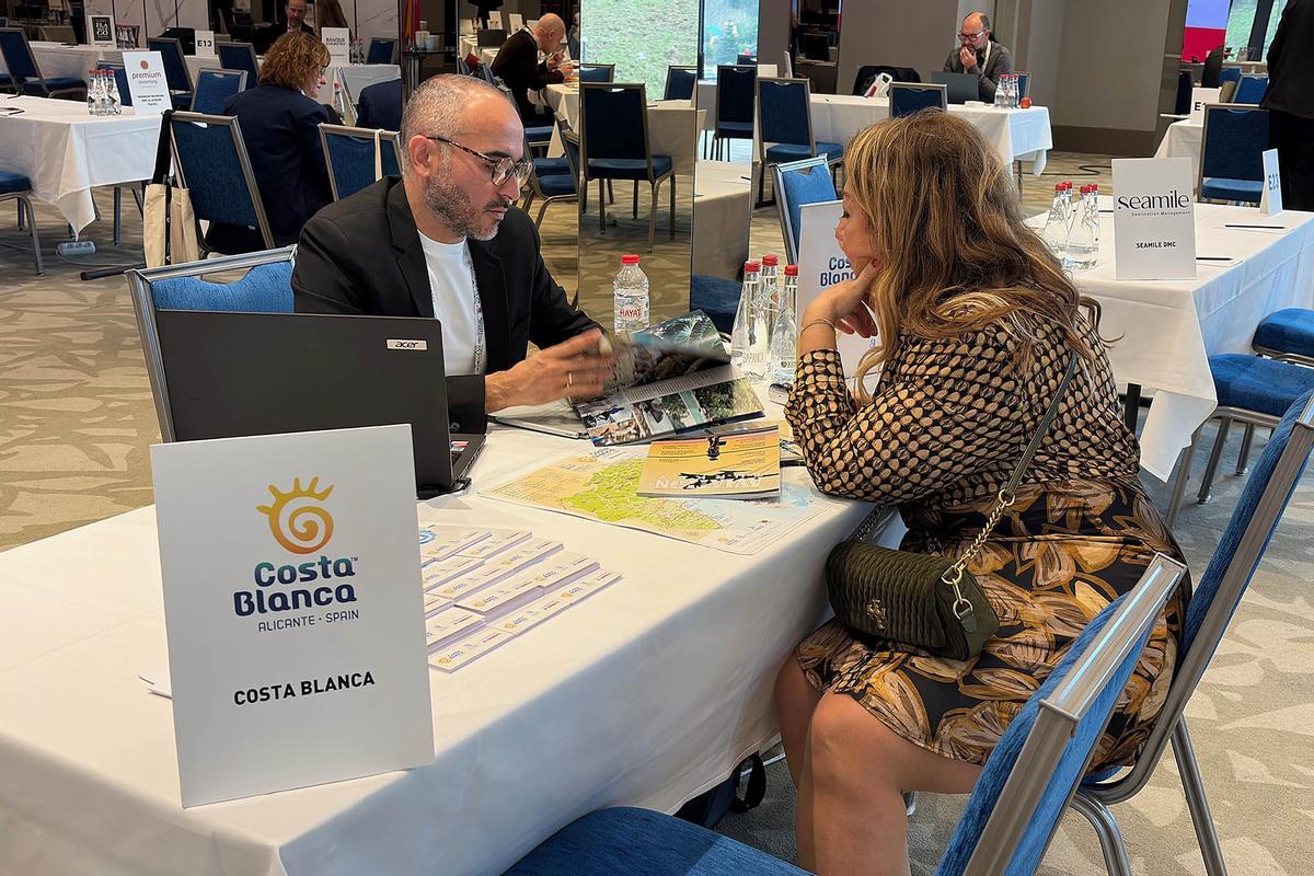 La sesión de apertura se llevó a cabo una sesión de networking con asociaciones, turoperadores, representantes de aerolíneas, prensa, medios de comunicación e influencers turcos.