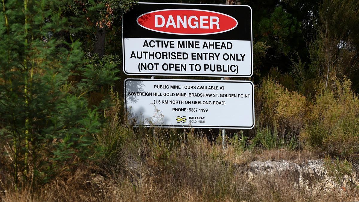 Señalización fuera de la mina de Ballarat, en el estado australiano de Victoria.
