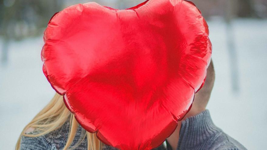 San Valentín y el cardiólogo: ¿Sabes cuánto se dispara el corazón en la primera cita? ¿Y con el primer beso?