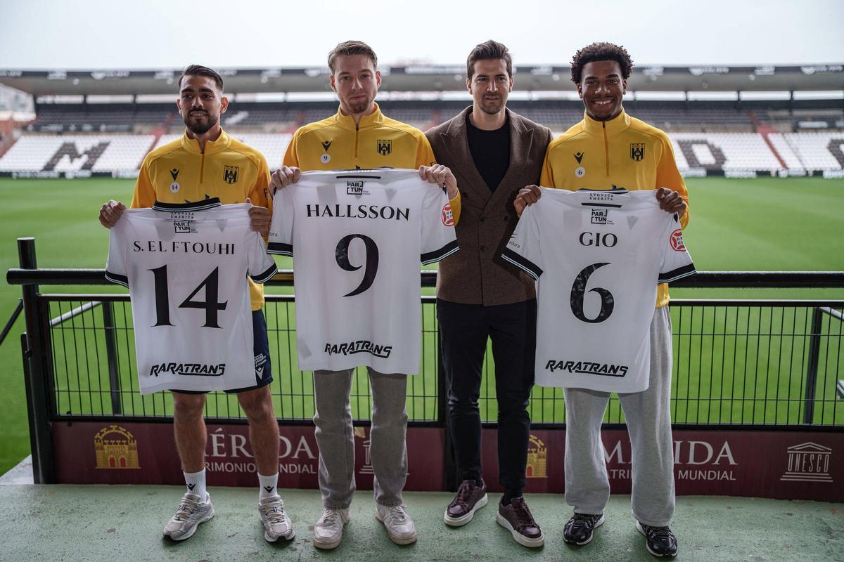 Fotogalería | La presentación de los fichajes invernales del Mérida